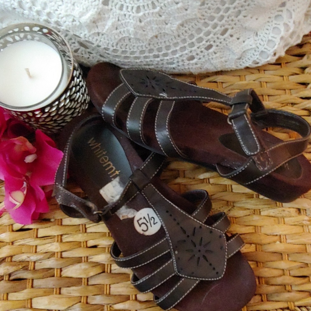 White Mountain brown sandals
